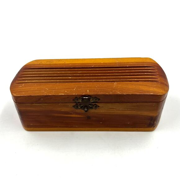 Vintage Hinge Lidded Wooden Carved Trinket Decorative Box With Latch 6 Inches - Picture 1 of 12